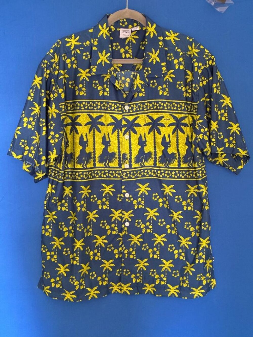 Share OP Hawaiian Shirt Mens L Ocean Pacific Blu Green Palm Trees Hula Girls